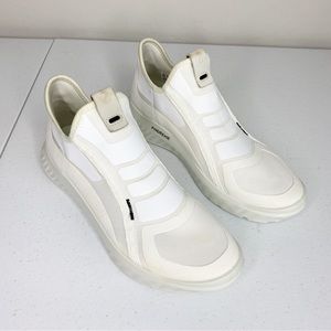 Ecco Alpha Slip On Sneaker in Shadow White Size 7-7.5